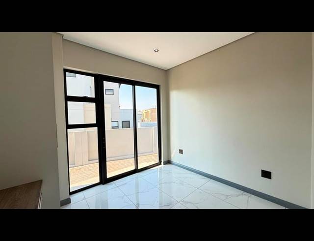 4 BEDROOM HOUSE FOR SALE IN FOUNTAINBROOK ESTATE